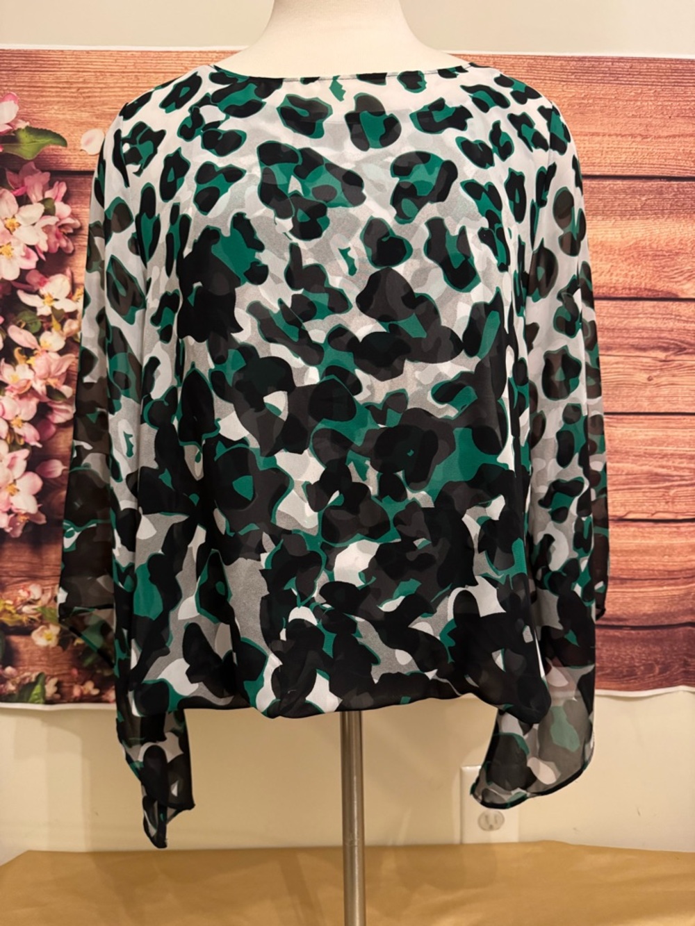 Alfani Green Leopard Print Blouse Size M Sheer Animal Print Top Flowy Sleeve